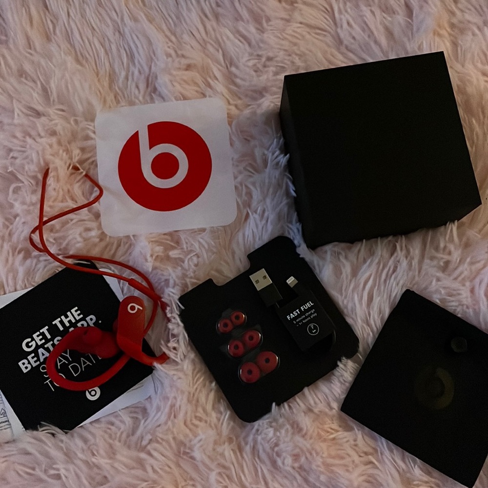 Powerbeats Red